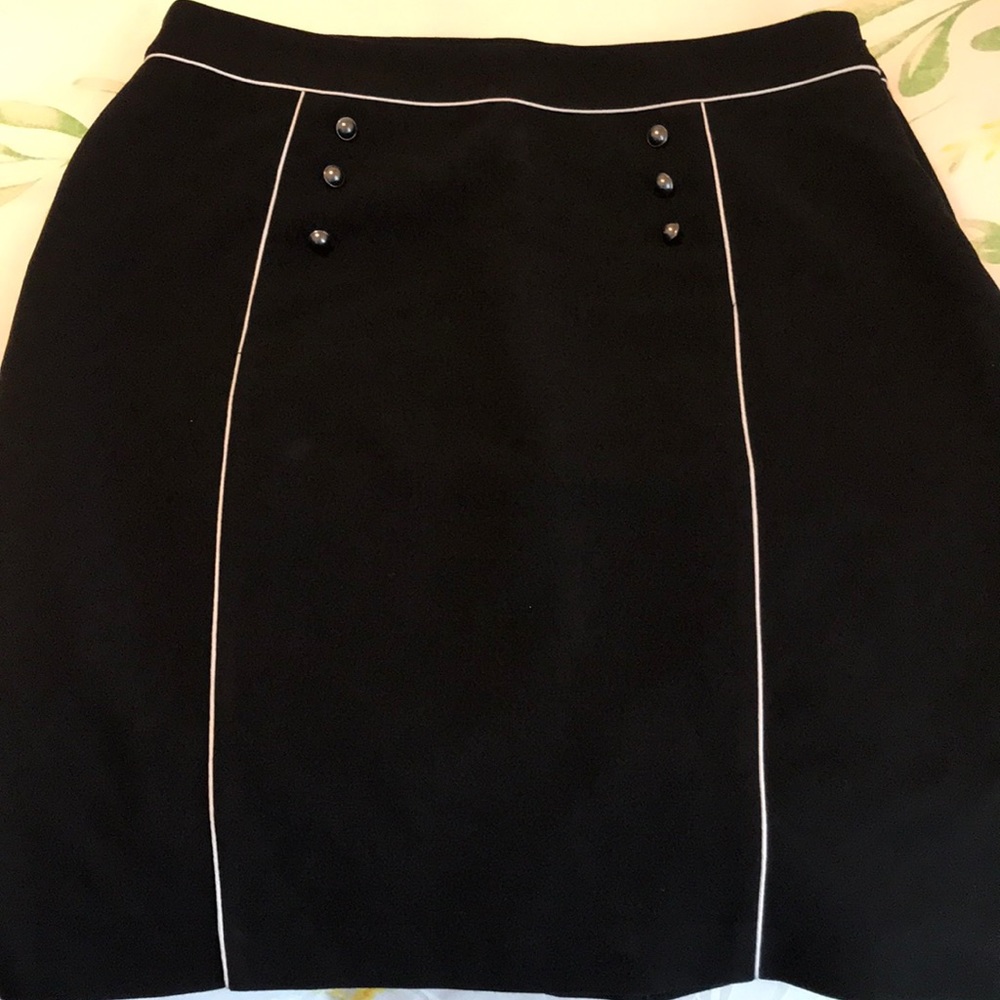 De collection black and white skirt